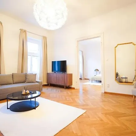 Biedermaier Charm In