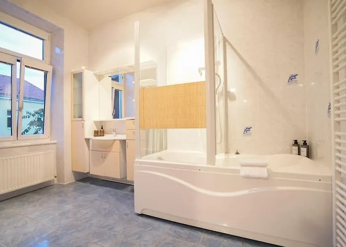 Biedermaier Charm In * מודלינג