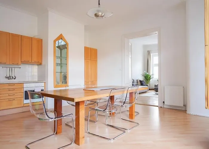 Biedermaier Charm In *